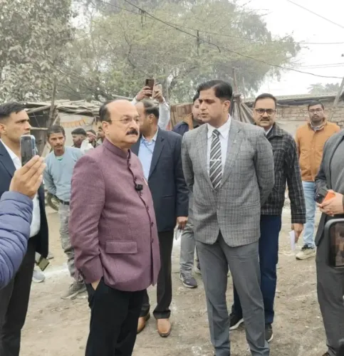 क्या मंत्री आशीष सूद ने स्वच्छता व्यवस्था का निरीक्षण किया और कूड़ा घरों के स्थानांतरण के निर्देश दिए?