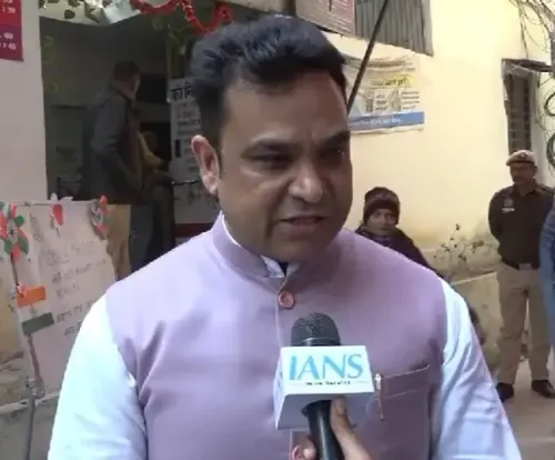 Delhi Mayor Urges Citizens to Vote for Progress, Education, and Healthcare