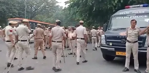 CJP के दिल्ली प्रदर्शन से पहले 45 मेट्रो स्टेशन बंद, जंतर-मंतर के 4 किमी क्षेत्र में इंटरनेट सेवा ठप