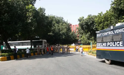 सीईसी ज्ञानेश कुमार विरोध प्रदर्शन: दिल्ली पुलिस ने दर्ज कीं 3 एफआईआर, 750 प्रदर्शनकारी हिरासत में