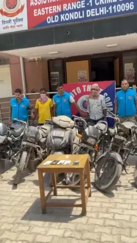 दिल्ली में दो अंतरराज्यीय लुटेरे और वाहन चोर गिरफ्तार, पुलिस ने बरामद किए 6 चोरी के वाहन