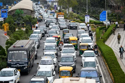 दिल्ली की नई ईवी नीति: 2028 से केवल इलेक्ट्रिक दोपहिया और 2027 से ई-ऑटो होंगे रजिस्टर