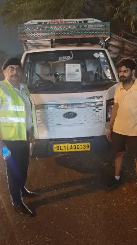 दिल्ली ट्रैफिक पुलिस का 48 घंटों में बड़ा एक्शन: 3 जाली 'नो एंट्री परमिट' और छेड़छाड़ वाले वाहन पकड़े, तीन FIR दर्ज