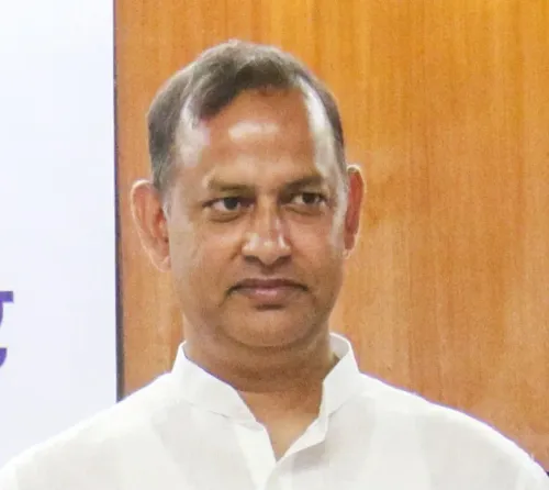 How is Delhi Minister Ravinder Indraj Singh Seeking Help from Police Chief to Combat Drug Supply?