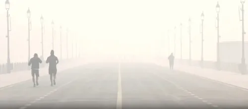 क्या दिल्ली-एनसीआर में ठंड और प्रदूषण की स्थिति गंभीर हो गई है?