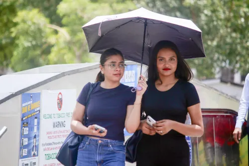 क्या दिल्ली-एनसीआर में येलो अलर्ट जारी है? अगले 7 दिन सुखद रहेंगे, तापमान में होगी कमी