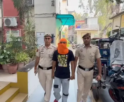 Delhi Police nab mobile snatcher in Karol Bagh, seize motorcycle