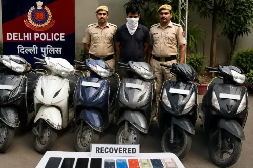 दिल्ली: चोरी की 6 स्कूटी डिलीवरी बॉय को किराये पर देता था आरोपी, पुलिस ने किया गिरफ्तार