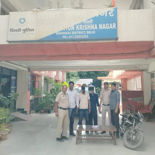 Delhi Police arrest two in Shahdara burglary, mobile snatching racket
