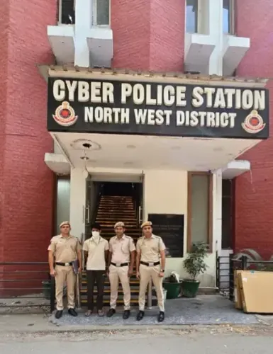 दिल्ली साइबर पुलिस ने सेक्सटॉर्शन रैकेट के मास्टरमाइंड अब्बास खान को किया गिरफ्तार, ₹2.52 लाख की ठगी का मामला
