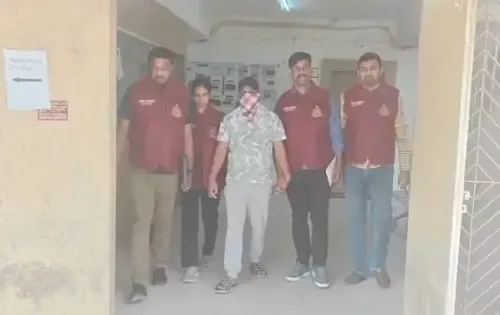 दिल्ली पुलिस ने एक बेहद वांछित अपराधी और दो अनुभवी चोरों को किया गिरफ्तार