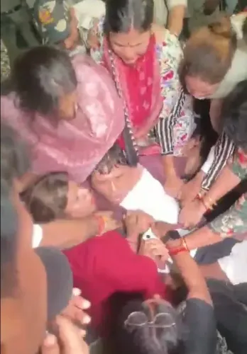 प्रवेश वर्मा थप्पड़ विवाद: 'आप' का प्रदर्शन, FIR की मांग, भाजपा पर तीखा हमला