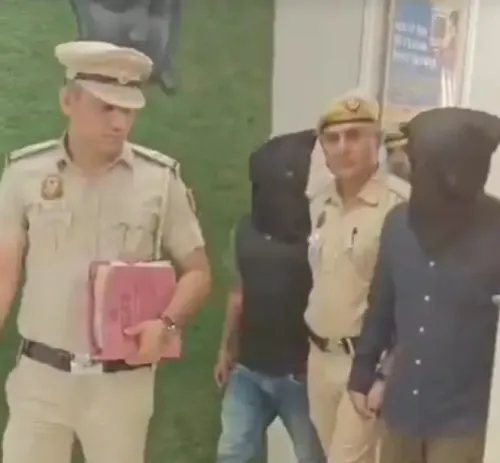क्या दिल्ली समेत कई राज्यों में साइबर धोखाधड़ी के आरोप में दो गिरफ्तार हुए हैं, जिन्होंने 'बाबा किस्मतवाले' टेलीग्राम चैनल चलाया?