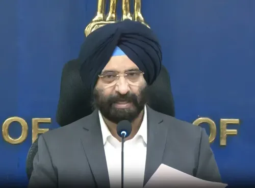 क्या दिल्ली सरकार का नया फैसला प्रदूषण को कम करेगा? 18 दिसंबर से वैध प्रदूषण सर्टिफिकेट के बिना पेट्रोल, डीजल और सीएनजी नहीं मिलेंगे