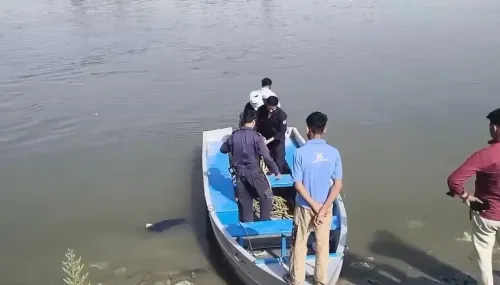 दिल्ली : यमुना में नहाने गए दो बच्चों का दर्दनाक हादसा, एक की मौत और दूसरे की खोज जारी