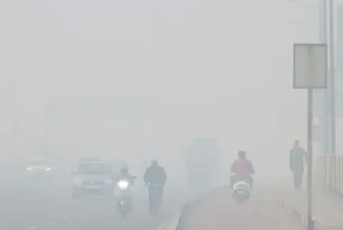 Severe Fog Disrupts Air and Rail Travel in Delhi-NCR, Affecting Over 160 Flights and 50 Trains