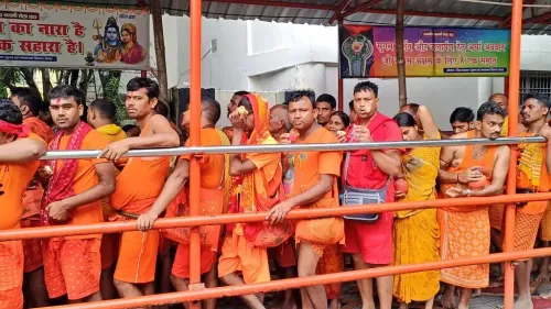क्या देवघर में सावन के चौथे सोमवार पर जलाभिषेक के लिए श्रद्धालुओं का तांता लगा?