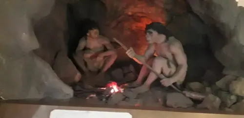 क्या झारखंड सरकार देश में पहली बार माइनिंग टूरिज्म परियोजना लांच कर रही है?