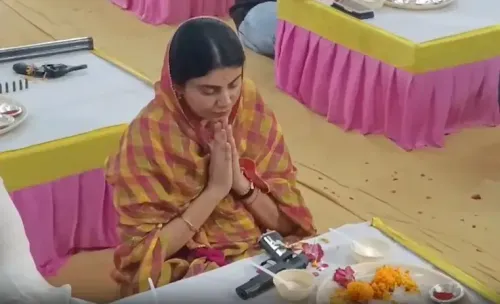 विजयादशमी पर देशभर में शस्त्र पूजा; जामनगर में मंत्री रिवाबा जडेजा ने की रिवॉल्वर की पूजा