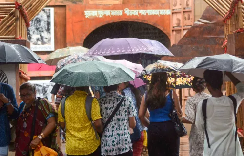 Will the Rain Dampen the Spirit of Durga Puja in Kolkata?