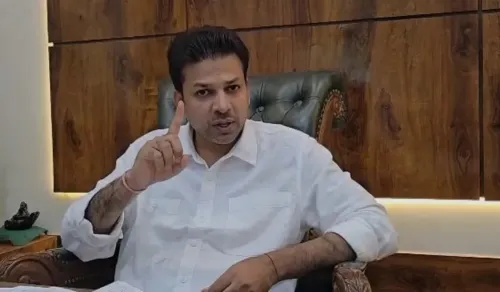'लव एंड वॉर' सेट हादसा: एआईसीडब्ल्यूए ने भंसाली पर एफआईआर की माँग की, ₹1 करोड़ मुआवजे पर अड़ी