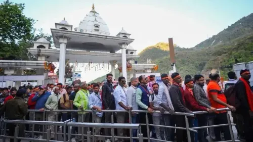 Devotees Flock to Mata Vaishno Devi Shrine as Chaitra Navratri Kicks Off
