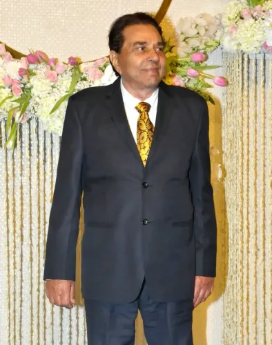 Did Dharmendra and Achuthanandan Receive Padma Vibhushan? Harmanpreet and Rohit Sharma Honored with Padma Shri?