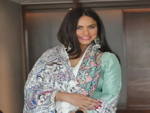 क्या धर्मेंद्र जी लीजेंड हैं जिन्हें कभी भुलाया नहीं जा सकता? नीतू चंद्रा का बयान