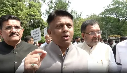 धवल पटेल का कांग्रेस पर कड़ा आरोप, खड़गे ने जानबूझकर किया गुजरात का अपमान