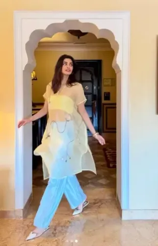डायना पेंटी का देसी स्वैग, येलो क्रॉप टॉप और मोजड़ी में बिखेरा जलवा 