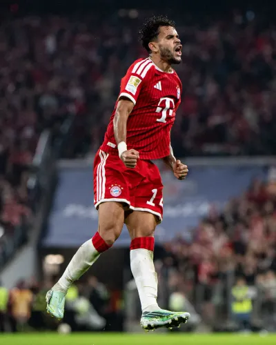 Luis Diaz hat-trick fires Bayern Munich to 6-1 win over Leipzig, Bundesliga summit
