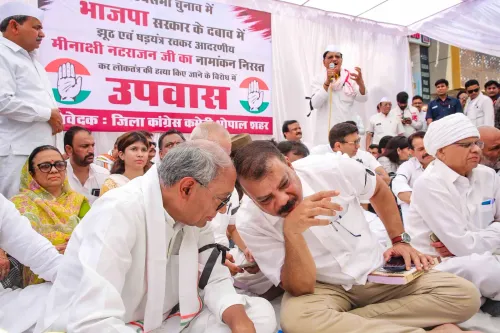 Digvijaya Singh demands probe into fertiliser overcharging in Madhya Pradesh