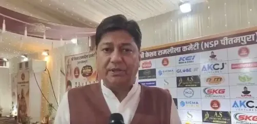 पीतमपुरा में विजयादशमी पर रावण संग जलेगा 30 फुट का कॉकरोच पुतला, BJP विधायक अशोक गोयल की घोषणा