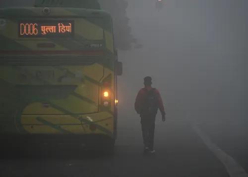 दिल्ली में प्रदूषण के खिलाफ अभियान क्यों तेज हुआ? एक दिन में 28 बसें कैसे जब्त की गईं?
