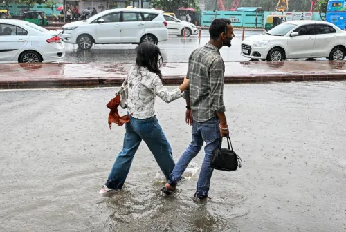 दिल्ली-एनसीआर में बारिश से जनजीवन अस्त-व्यस्त, आज भी येलो अलर्ट
