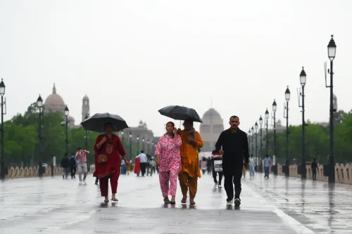 दिल्ली-एनसीआर में 1-6 अगस्त तक राहत: IMD का पूर्वानुमान — बादल, हल्की बारिश, तापमान 33-34°C