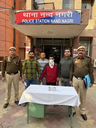 क्या दिल्ली पुलिस ने कुख्यात ड्रग तस्कर को गिरफ्तार किया, हेरोइन और कैश बरामद?
