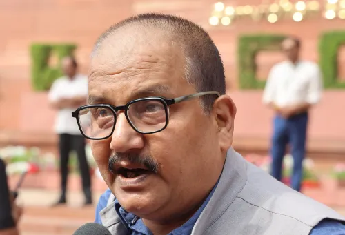 क्या चुनाव आयोग पर राजद सांसद मनोज झा का तंज सही है?