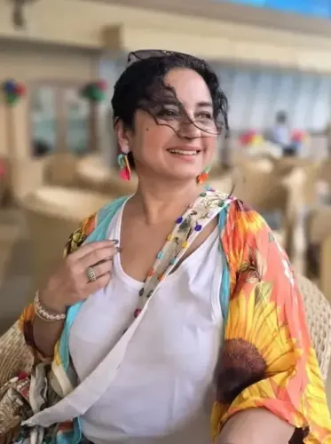 क्या दिव्या दत्ता ने भाई राहुल के साथ गाया बॉलीवुड का क्लासिक गीत?