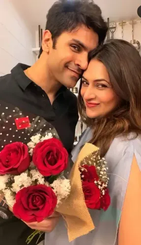 Divyanka Tripathi and Vivek Dahiya Capture Mumbai’s Midnight Celebrations After T20 Victory