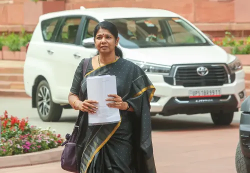 कनिमोझी और तमिलिसाई ने मंत्री कीर्तना के समर्थन में उठाई आवाज़, महिलाओं पर व्यक्तिगत हमलों को बताया 'गंदी राजनीति'