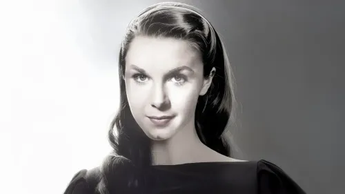 क्या दो दशक और दो मौतें अमेरिकी मनोरंजन जगत की दबे हुए तनाव को उजागर करती हैं?