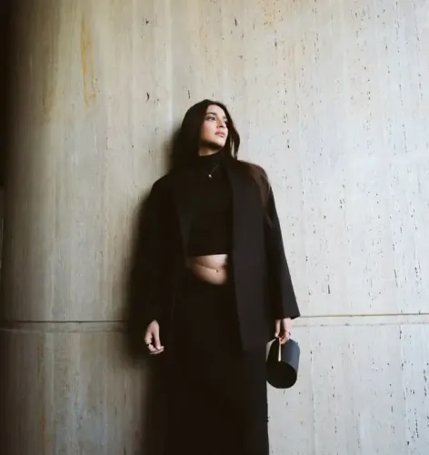 क्या सोनम कपूर दूसरी बार मां बनने जा रहीं हैं? लेटेस्ट फोटोशूट में दिखा एक्ट्रेस का रॉयल अंदाज