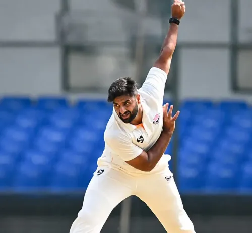 Dr. Jitendra Singh congratulates J&K cricketer Auqib Nabi on India Test call-up
