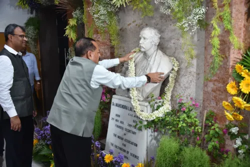 Dr. Jitendra Singh Visits IACS, Asia's Oldest Science Institute