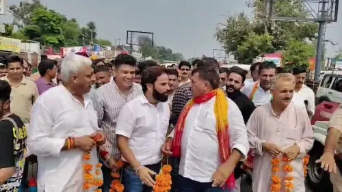 Dr. Jitendra Singh Visits Lakhanpur, Meets PMSVANidhi Beneficiaries