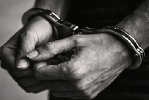 डीआरआई पुणे ने वन्यजीव तस्करी का भंडाफोड़ किया: 3 मालाबार गिलहरी, 7 स्टार कछुए बरामद, 2 गिरफ्तार