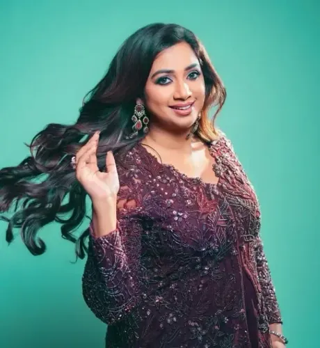 श्रेया घोषाल का 'ऑल हार्ट्स टूर' लाइव एल्बम: विश्व मंचों की यादों का संग्रह