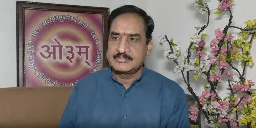दशहरे पर वीएचपी प्रवक्ता विनोद बंसल की अपील: देश को अराजक तत्वों से मुक्त करने का संकल्प लें