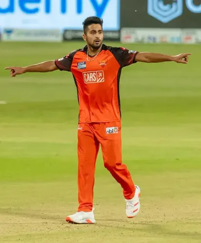 डीवाई पाटिल टी20 कप: उमरान मलिक का बुरा प्रदर्शन, 1 ओवर में 36 रन लुटाए